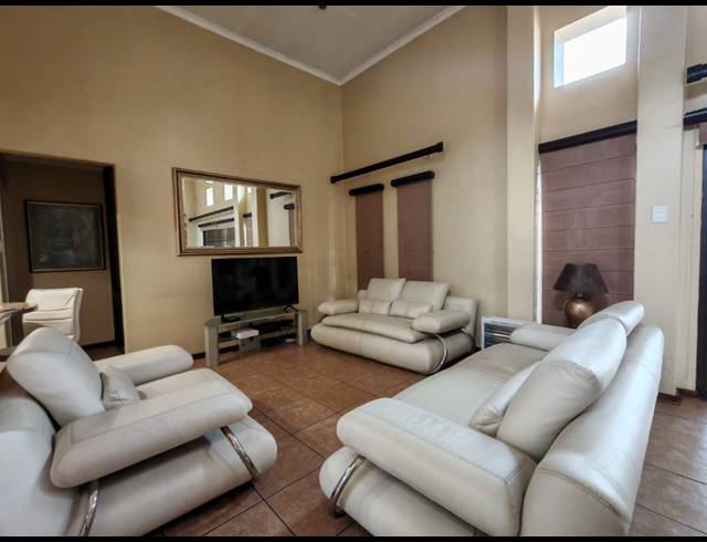 3 BEDROOM TOWNHOUSE FOR SALE IN THREE RIVERS PROPER